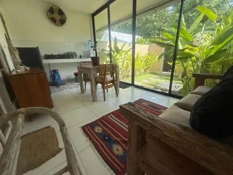 Pura Vida * ウルワツ